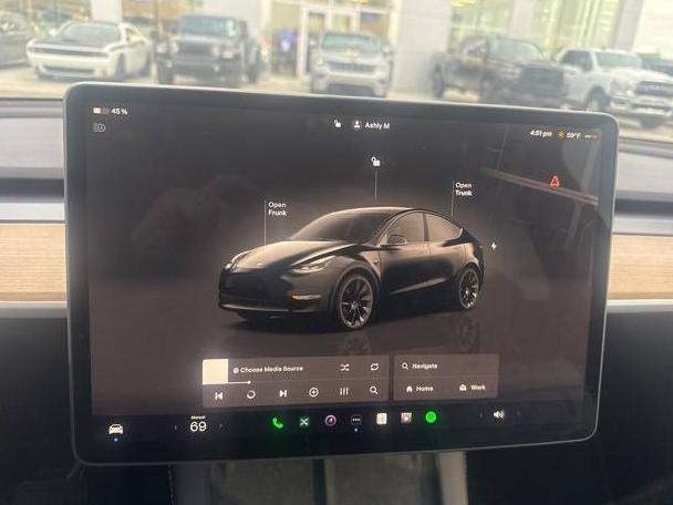 TESLA MODEL Y 2023 7SAYGDEE6PA193602 image